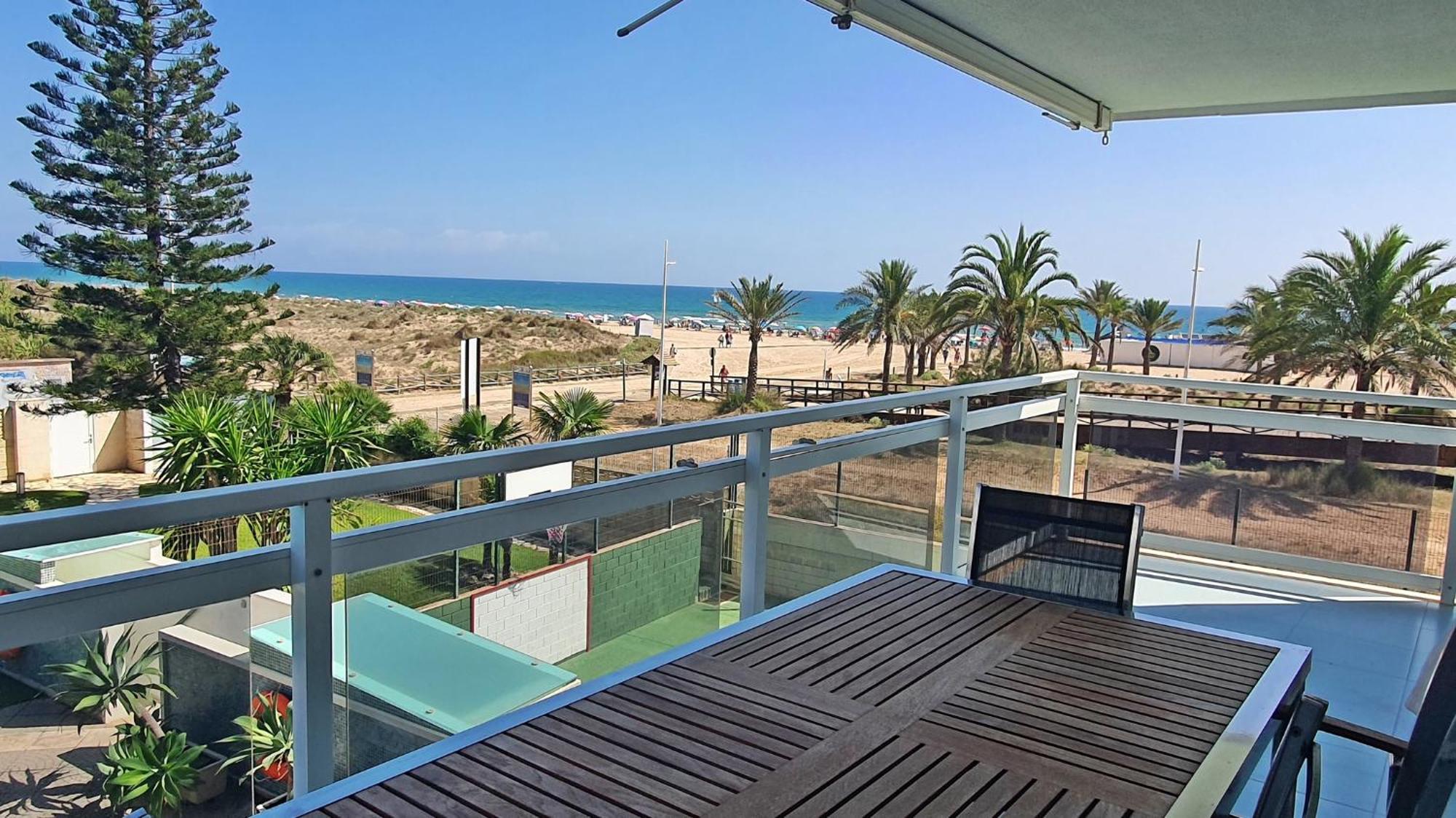 Aigua Blava Primera Linea - Alquiler Solo Familias Playa de Gandia Eksteriør bilde