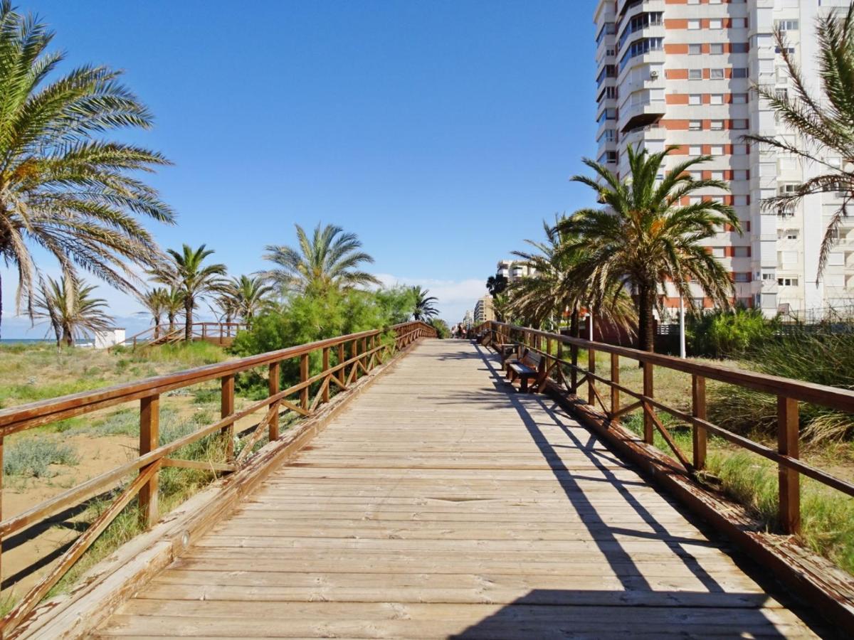 Aigua Blava Primera Linea - Alquiler Solo Familias Playa de Gandia Eksteriør bilde